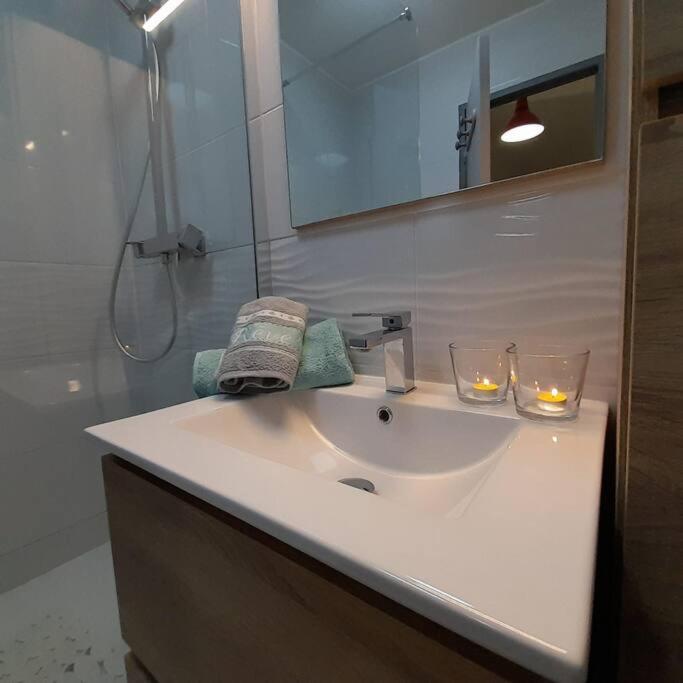 Petit Paradis Classe 3 Etoiles A 200M De La Plage! Terrasse-Wifi-Parking-Clim Saint-Mandrier-sur-Mer Exterior photo